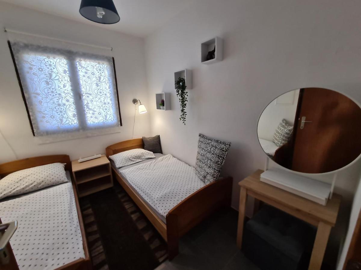 Apartmani Bellevue Vir Kültér fotó