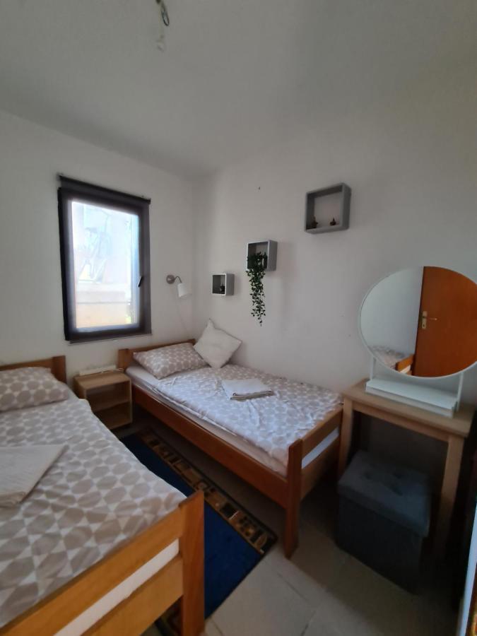 Apartmani Bellevue Vir Kültér fotó