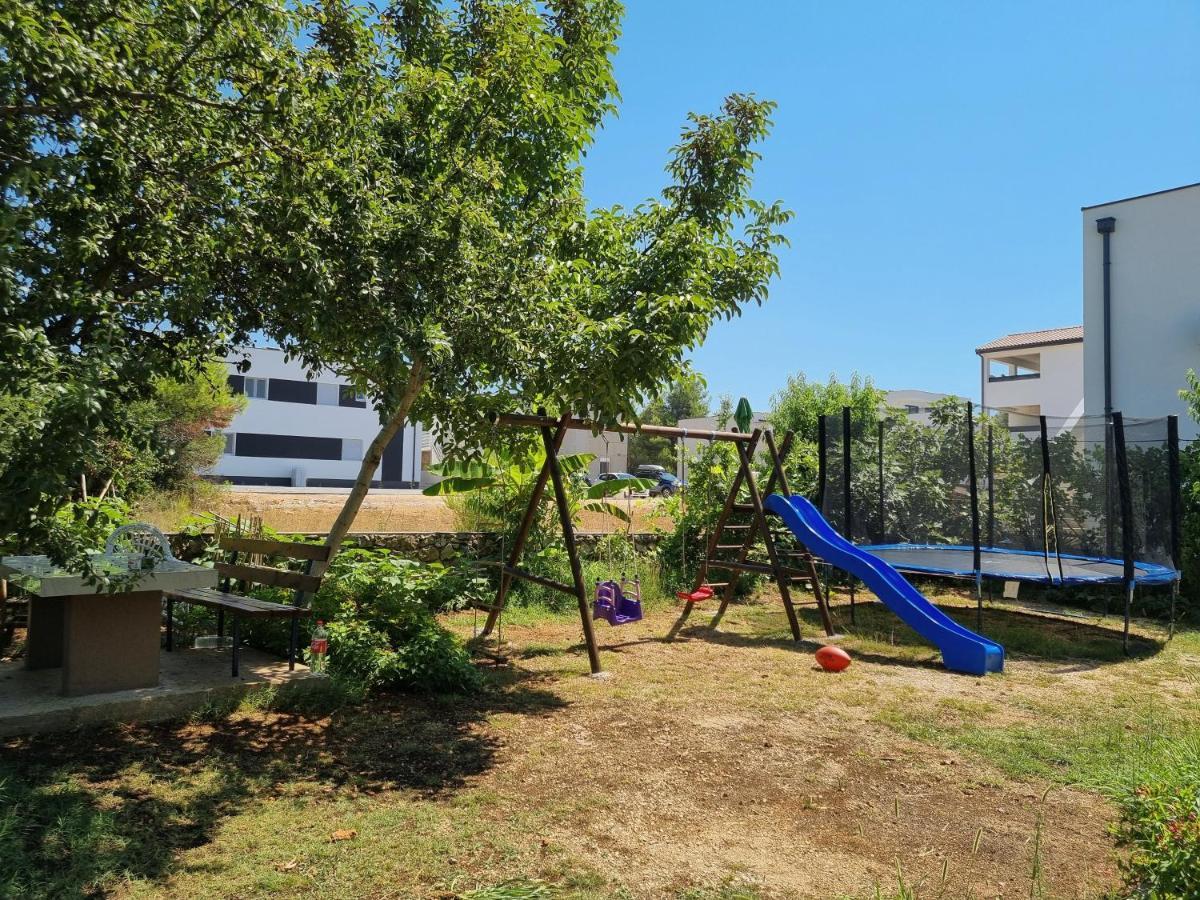 Apartmani Bellevue Vir Kültér fotó